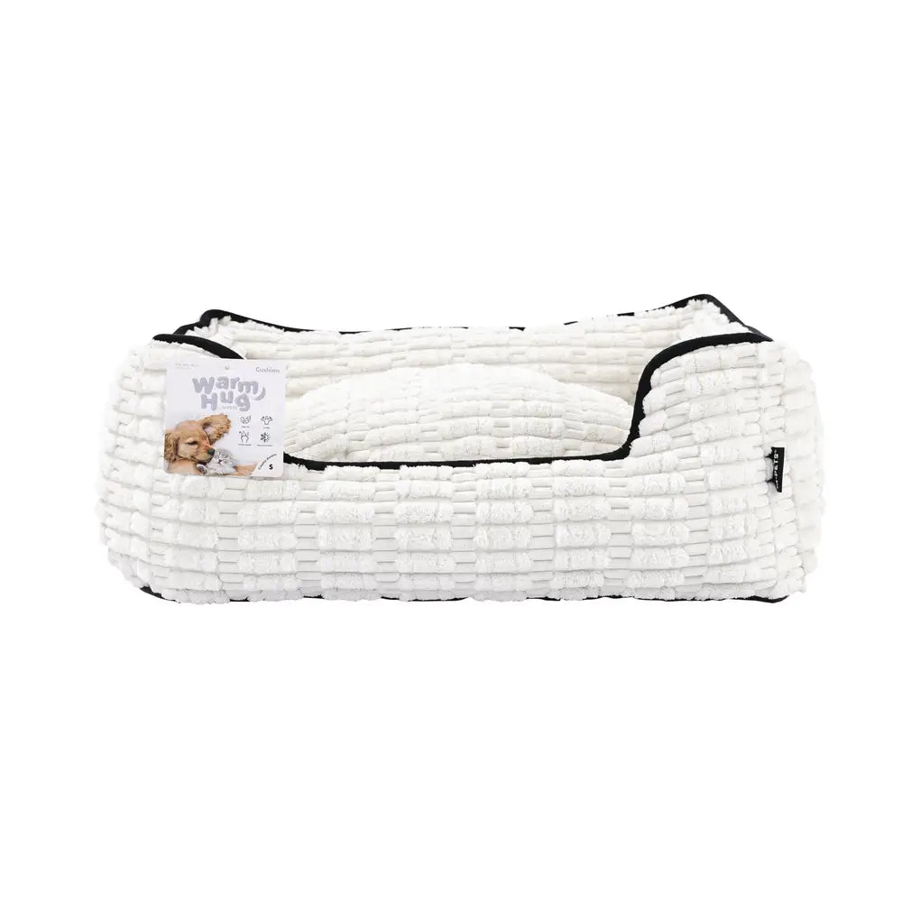M-PETS Warm Hug Pet Cushion Creamy Dreams